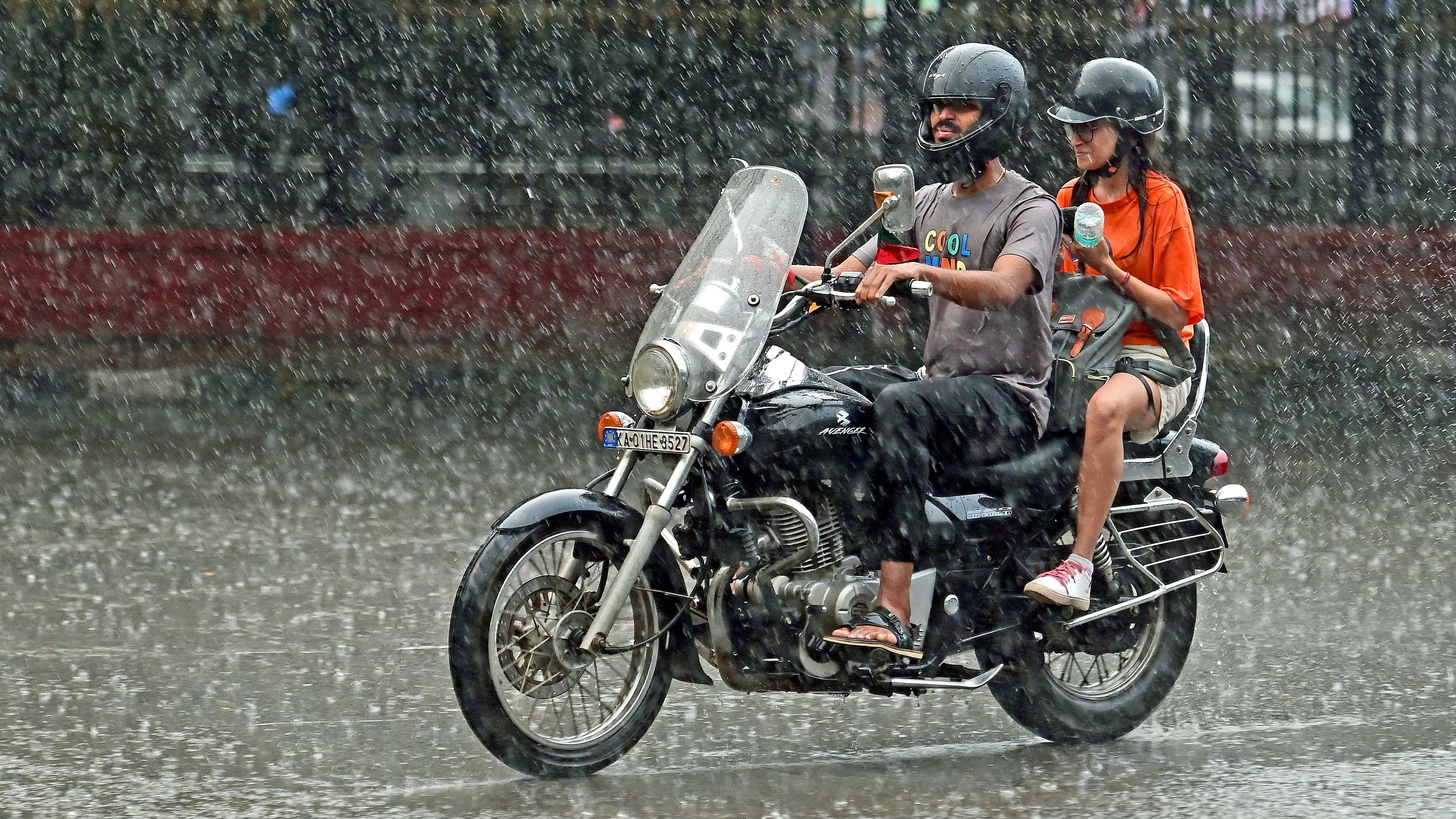 <div class="paragraphs"><p>The meteorological centre has forecast thunderstorm activity with light to moderate rainfall in the next two days.&nbsp;</p></div>