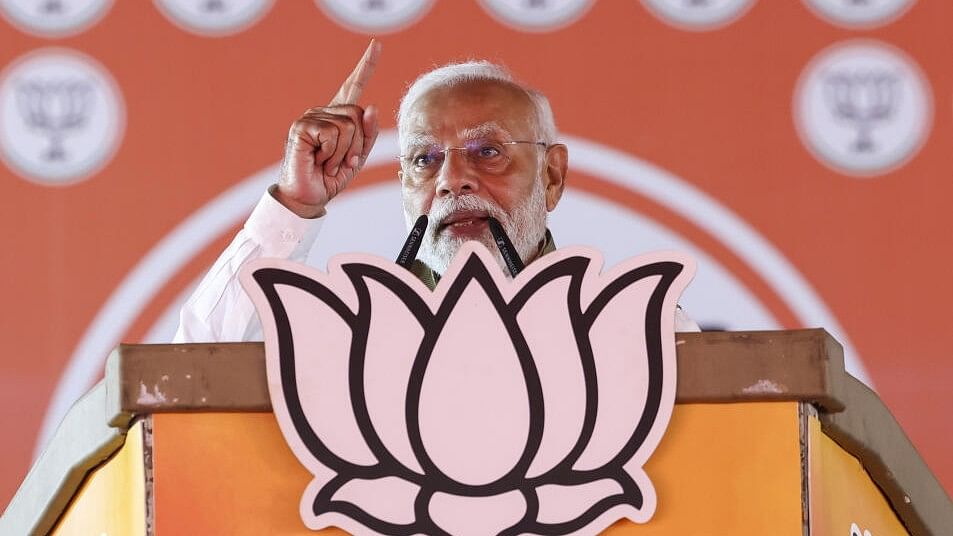 <div class="paragraphs"><p>PM Modi addresses a public meeting in Srinagar on Thursday.&nbsp;</p></div>