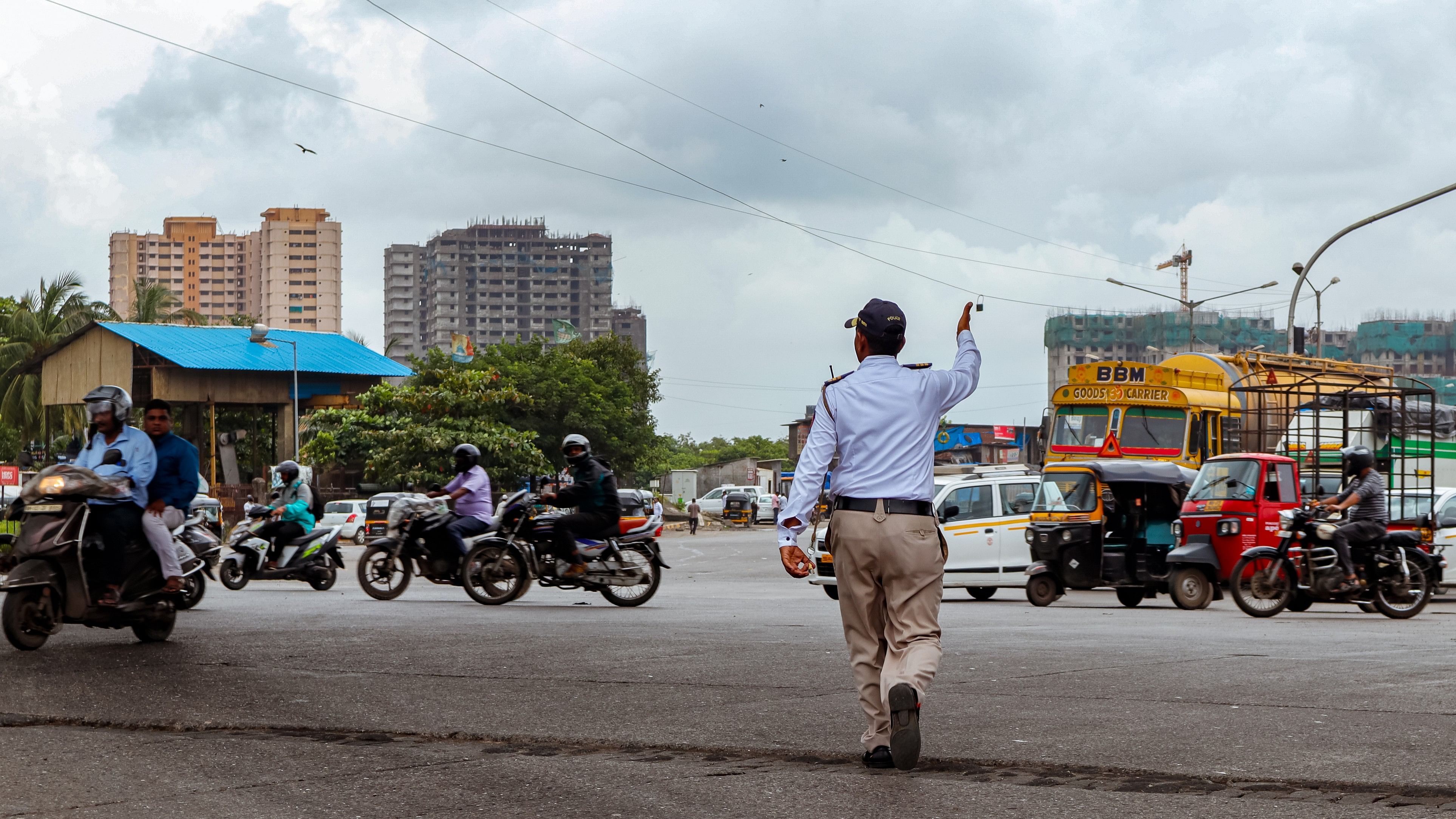 <div class="paragraphs"><p>Representative image showing traffic police.</p></div>