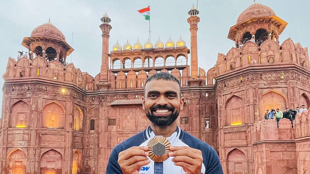 <div class="paragraphs"><p>Bronze medalist Indian men’s hockey team’s PR Sreejesh poses with the Paris Olympics 2024 medal during the 78th Independence Day celebration at the Red Fort, in New Delhi. </p></div>