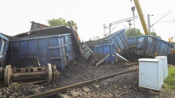 <div class="paragraphs"><p> Derailed wagons of a goods train are seen on the railway track, in Mathura, Thursday, Sept. 19, 2024. Twenty-five wagons of the train taking coal to the Suratgarh power plant derailed near Vrindavan on Wednesday, a senior official said. </p></div>