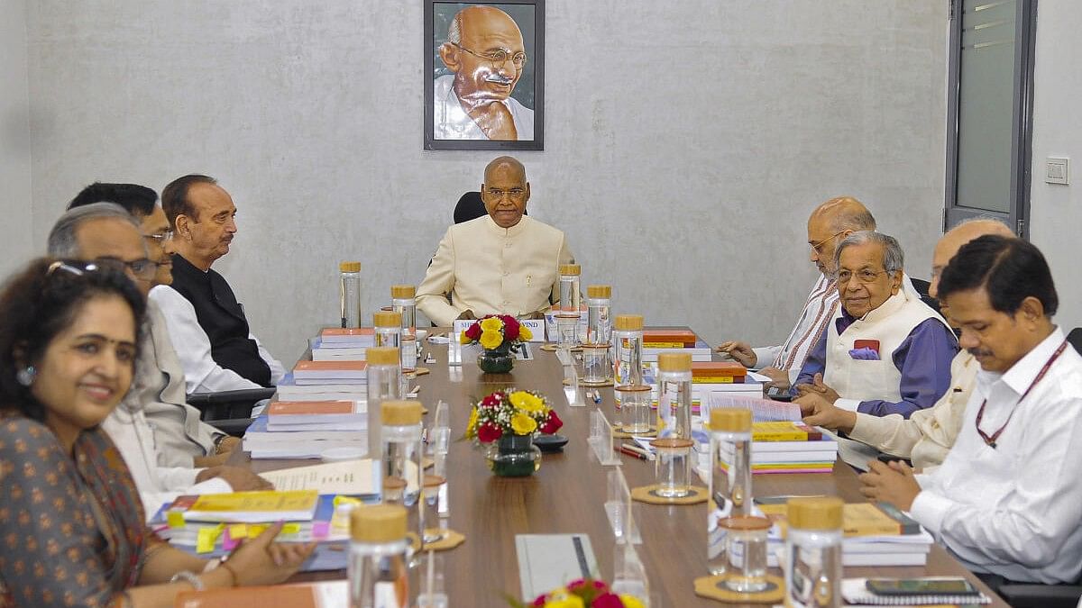 <div class="paragraphs"><p>The former President Ram Nath Kovind, Union Home Minister Amit Shah, Democratic Progressive Azad Party (DPAP) chief Ghulam Nabi Azad and others during the first ‘High Level Committee Meeting’ on ‘One Nation, One Election’ at Jodhpur House, in New Delhi.</p></div>