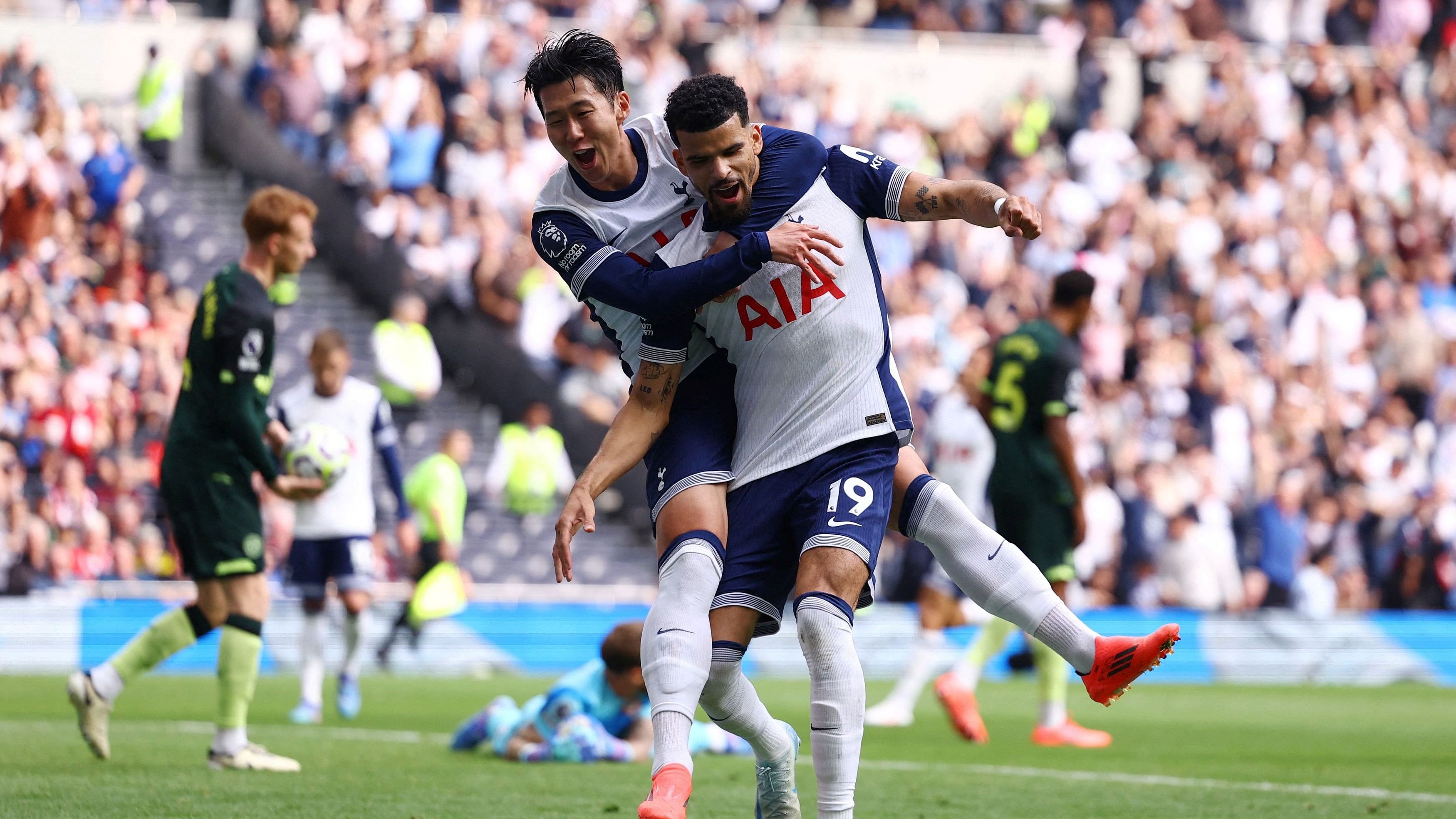 <div class="paragraphs"><p>Tottenham Hotspur's Dominic Solanke celebrates scoring their first goal.</p></div>