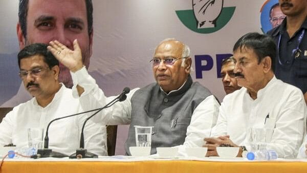 <div class="paragraphs"><p>Congress President Mallikarjun Kharge addresses a press conference, in Jammu, Saturday, Sept. 21, 2024.</p></div>