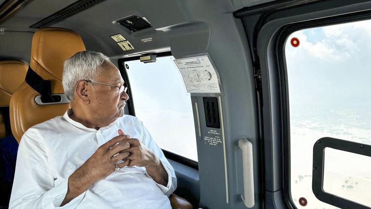 <div class="paragraphs"><p>CM Nitish takes stock of floods in Patna.</p></div>