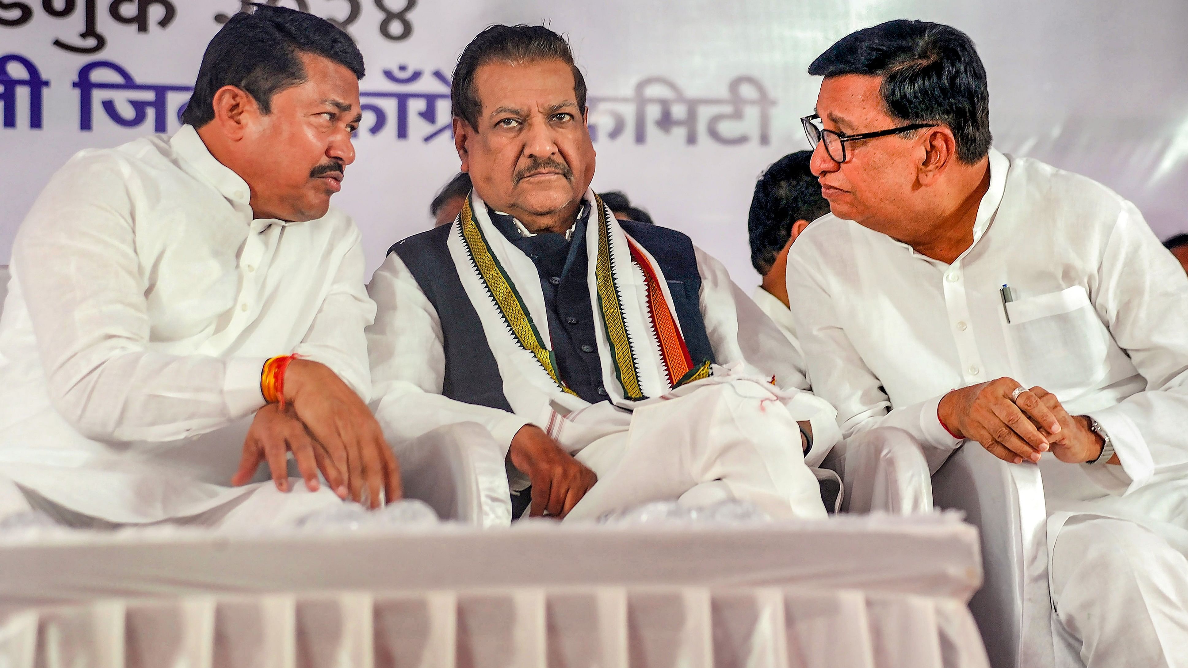 <div class="paragraphs"><p>Maharashtra Congress President Nana Patole with party leaders Balasaheb Thorat and Prithviraj Chavan</p></div>