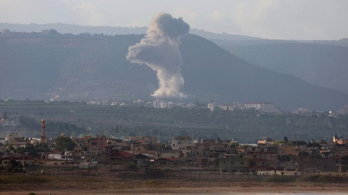 <div class="paragraphs"><p>Smoke rises on the Lebanese side of the border with Israel.</p></div>