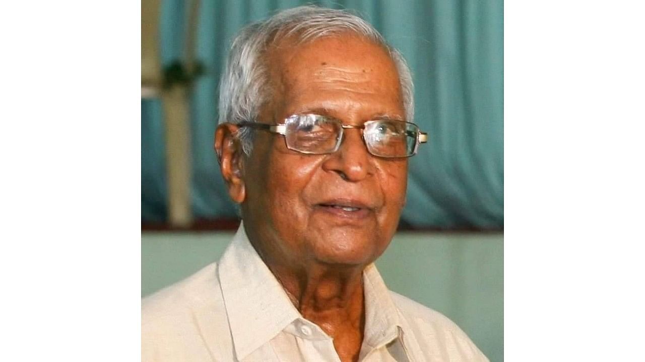 <div class="paragraphs"><p> Veteran CPI(M) leader M M Lawrence</p></div>