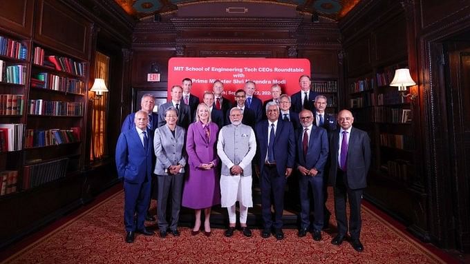 <div class="paragraphs"><p>Prime Minister Narendra Modi with CEOs of US majors.&nbsp;</p></div>