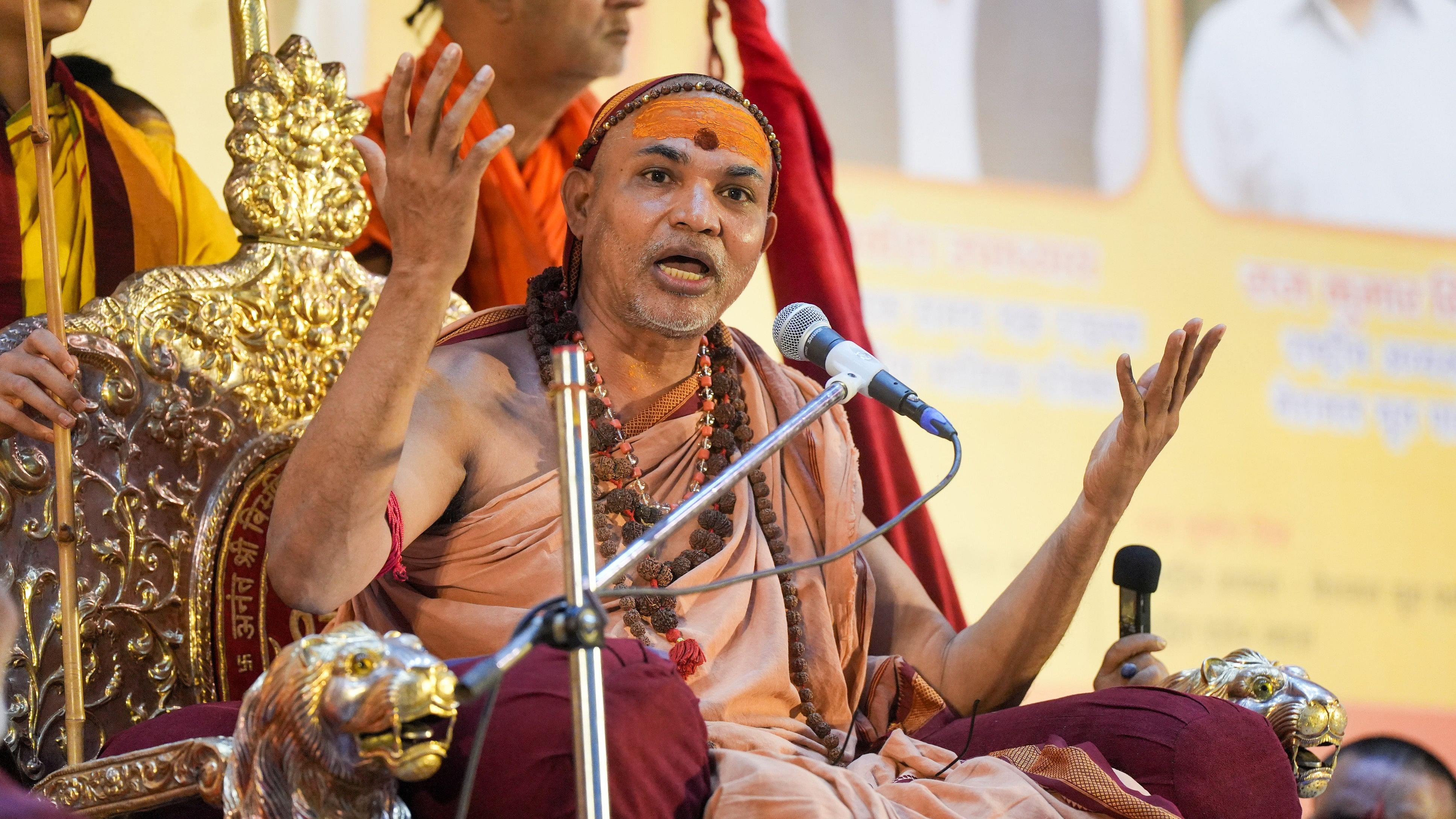 <div class="paragraphs"><p>Shankaracharya Swami Avimukteshwaranand Saraswati of Jyotirmath addresses the media during 'Gau Dhwaj Sthapana Bharat Yatra' function, in Lucknow, Monday.</p></div>