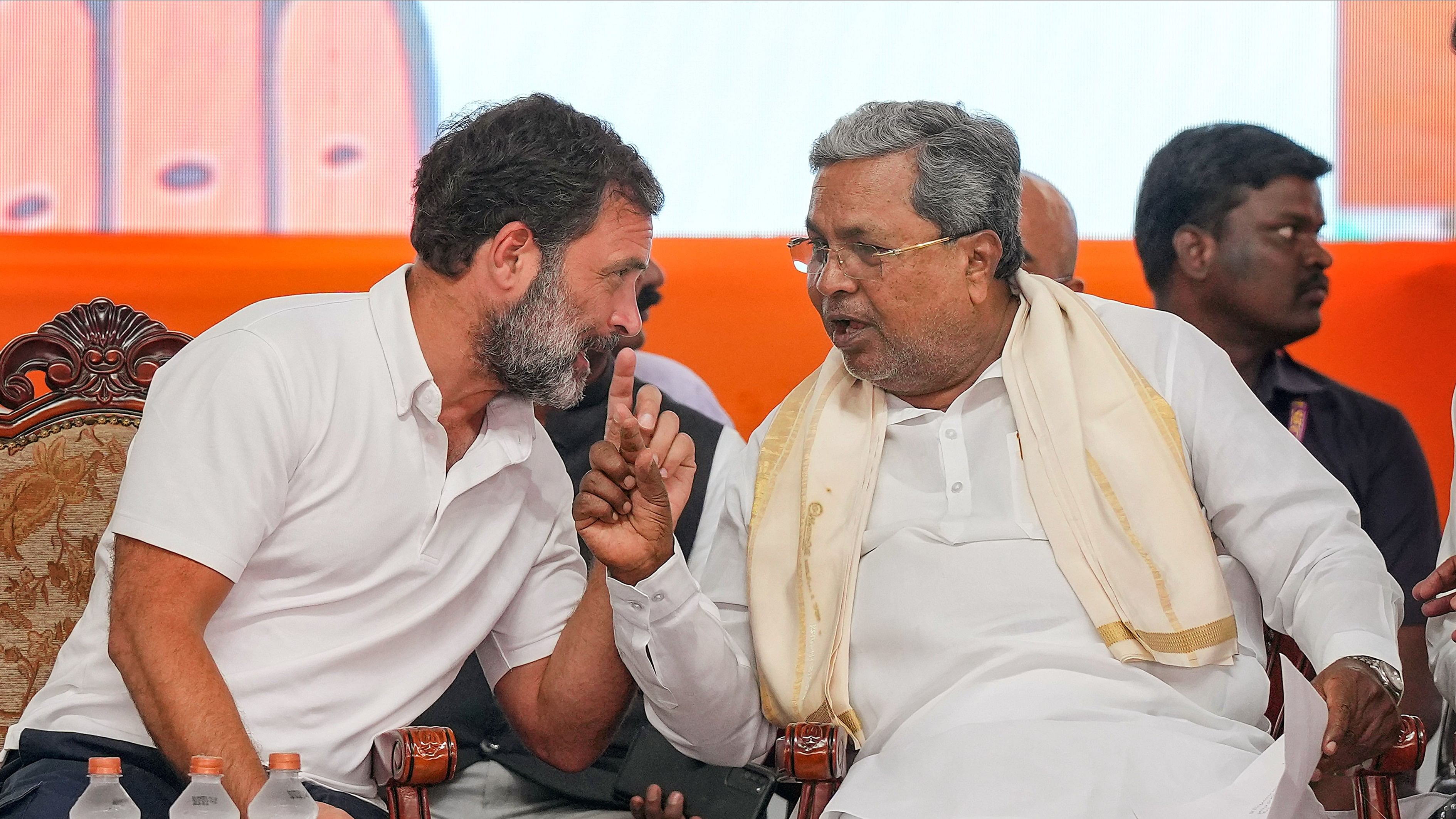 <div class="paragraphs"><p>Congress leader Rahul Gandhi with Karnataka Chief Minister Siddaramaiah </p></div>