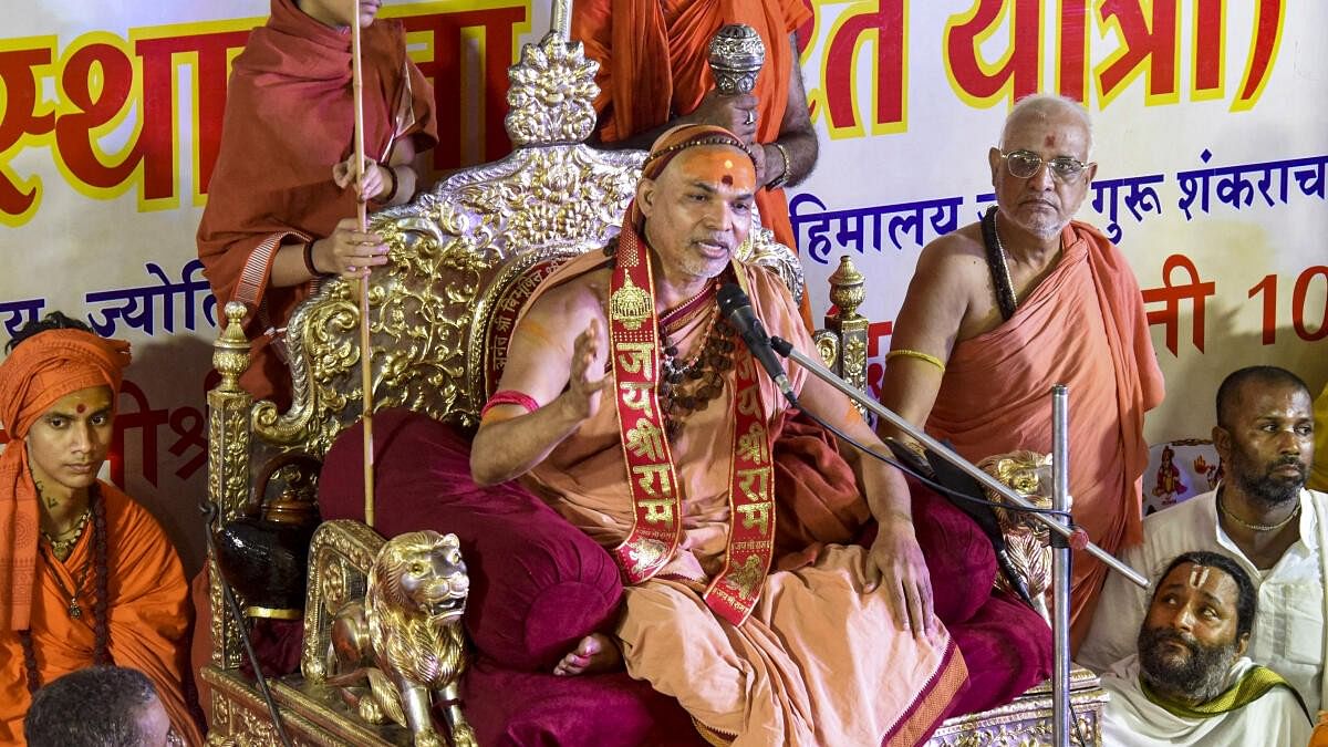 <div class="paragraphs"><p>Shankaracharya Swami Avimukteshwaranand Saraswati of Jyotirmath addresses the media during Gau Dhwaj Sthapana Bharat Yatra function, in Patna.</p></div>