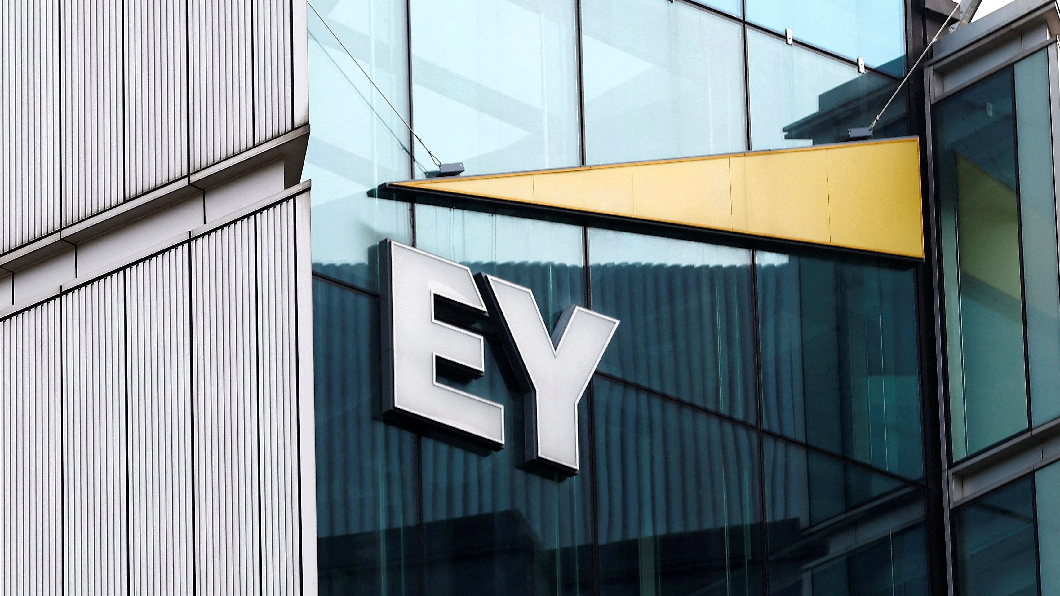 <div class="paragraphs"><p>EY logo.</p></div>