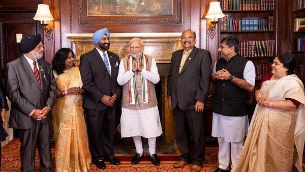 <div class="paragraphs"><p>Prime Minister Narendra Modi meets members of the Sikh community, in New York.&nbsp;</p></div>