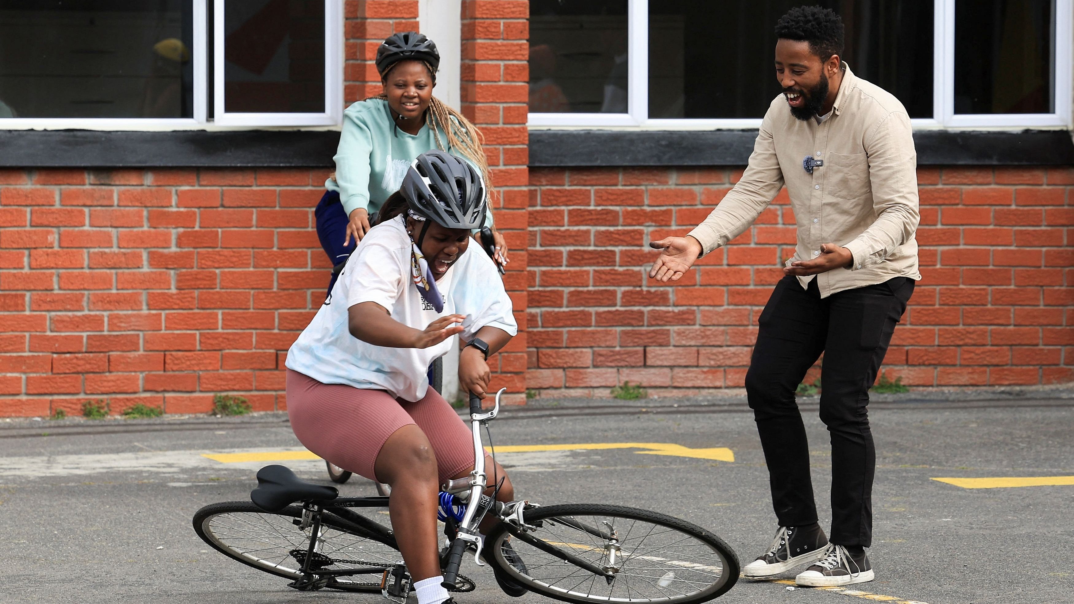 <div class="paragraphs"><p>Cape Town's bicycle mayor helps township girls embrace cycling</p></div>