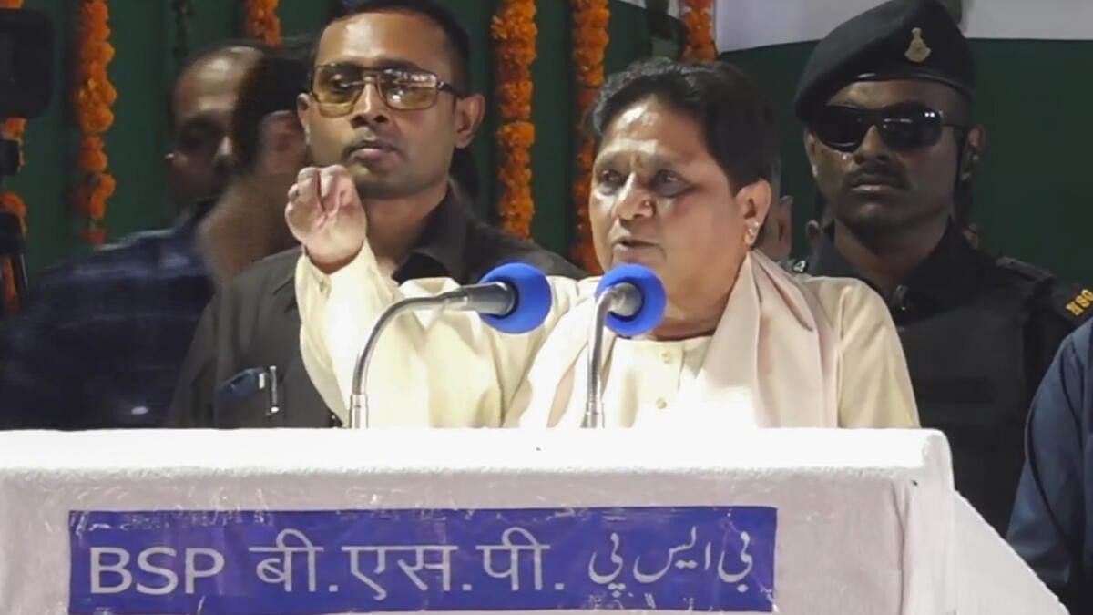 <div class="paragraphs"><p>BSP chief Mayawati addresses a public meeting ahead of the Haryana Assembly elections, in Jind district of Haryana, Wednesday, September 25, 2024.</p></div>