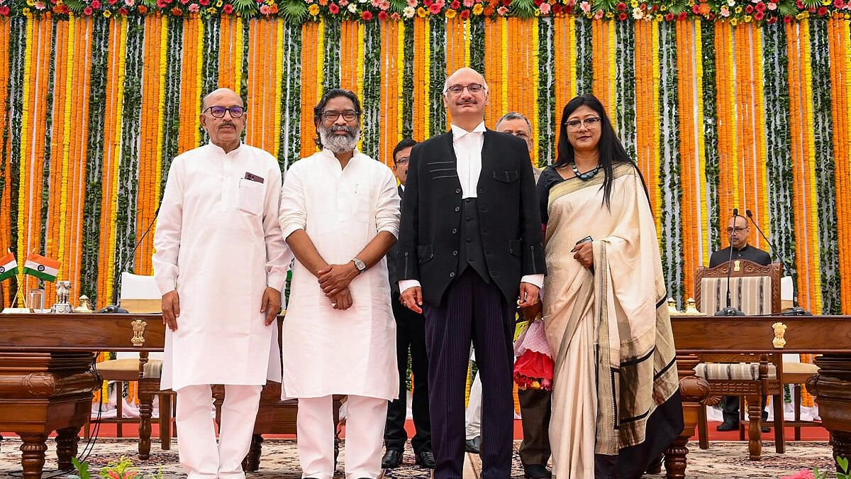 <div class="paragraphs"><p>Jharkhand Chief Minister Hemant Soren(C-L) with Justice M.S. Ramachandra Rao(C-R) after the latter took oath as Chief Justice of the Jharkhand High Court, in Ranchi, Wednesday, September 25, 2024.</p></div>