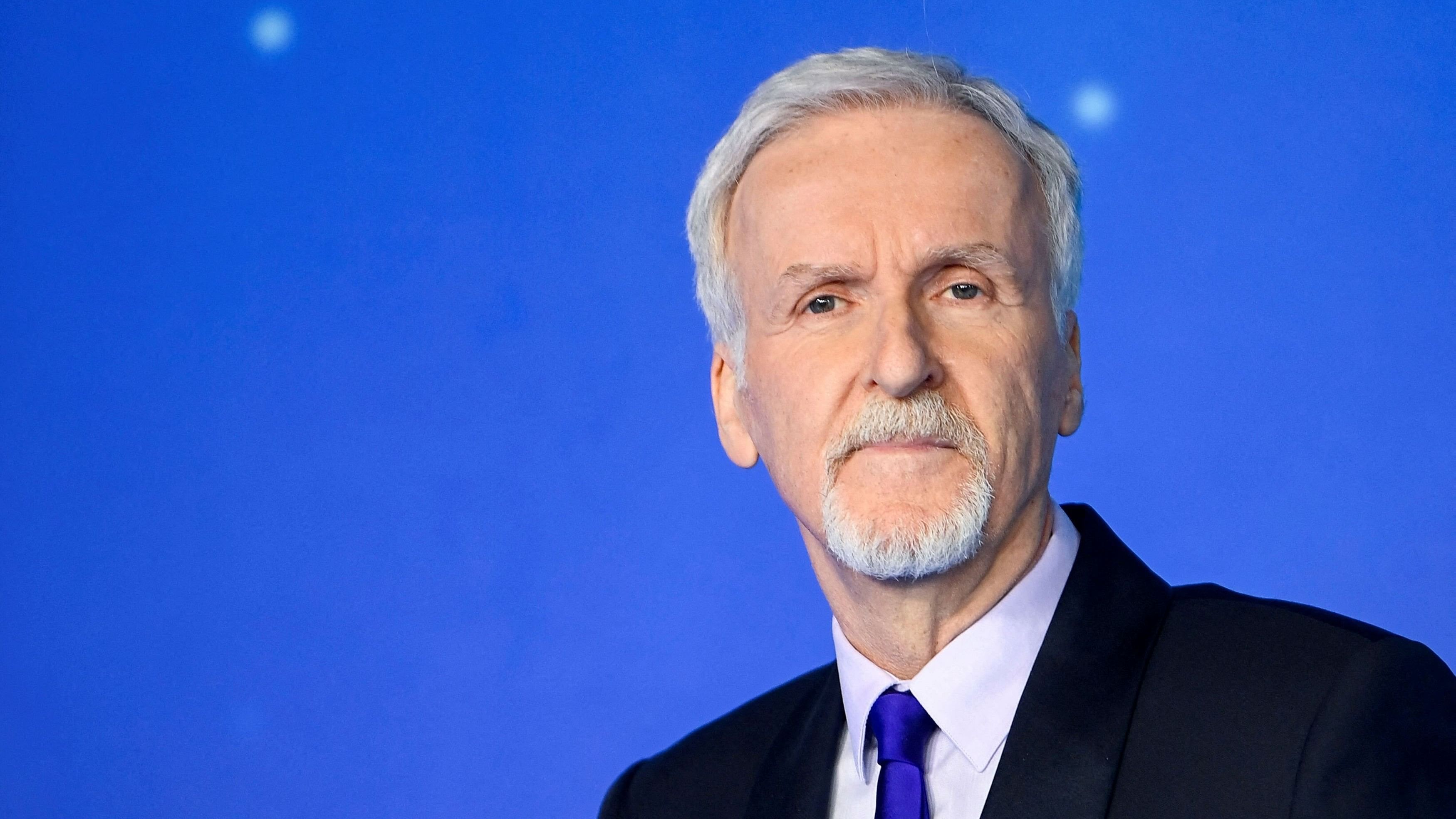 <div class="paragraphs"><p>Director James Cameron </p></div>