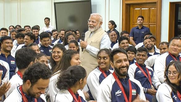 <div class="paragraphs"><p>PM meets Paralympics contingent</p></div>