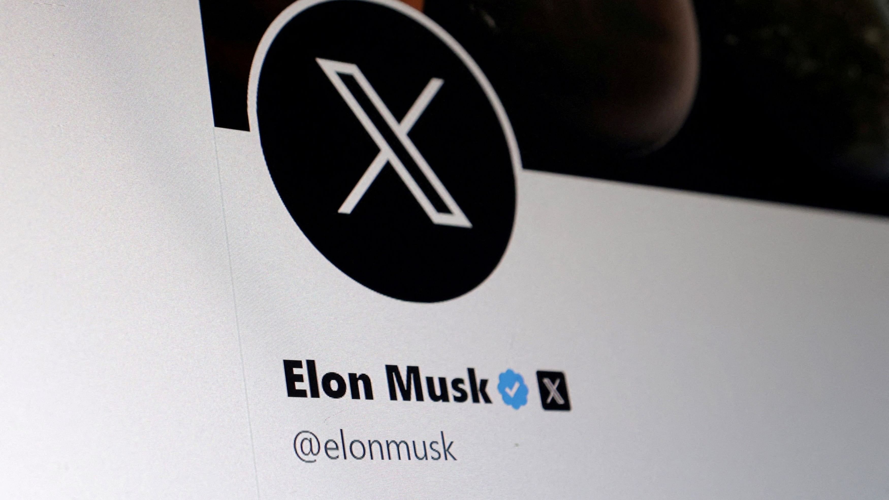 <div class="paragraphs"><p>Elon Musk Twitter account is seen in this illustration </p></div>