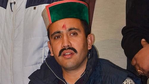 <div class="paragraphs"><p>Himachal Pradesh&nbsp;Public Works Minister Vikramaditya Singh (in pic) had on Wednesday told reporters that it would be mandatory for street vendors, especially those selling food items, to display their identity cards at their shops.</p></div>