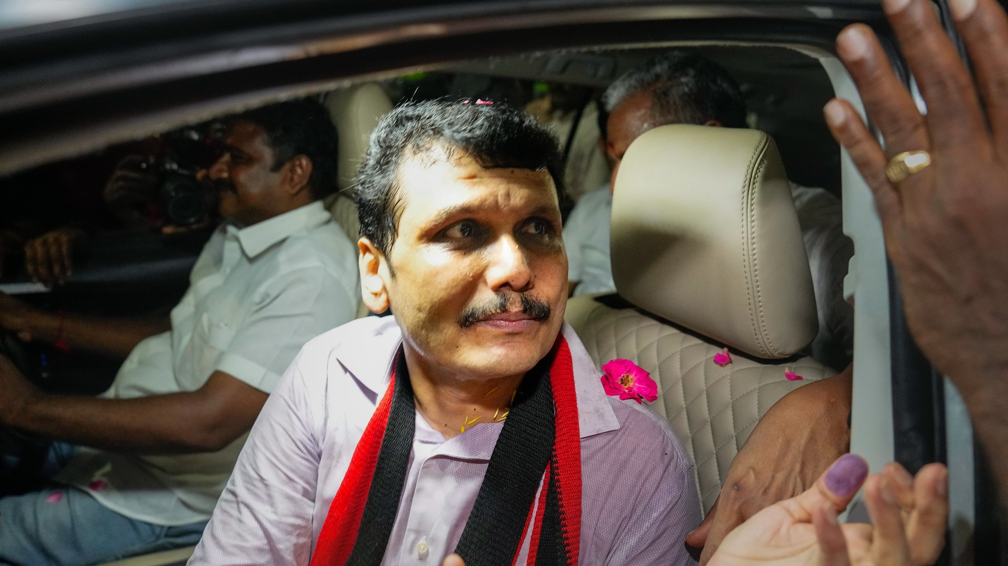 <div class="paragraphs"><p>DMK leader and former Tamil Nadu minister V. Senthil Balaji comes out of Puzhal Central Prison, September 26, 2024.</p></div>