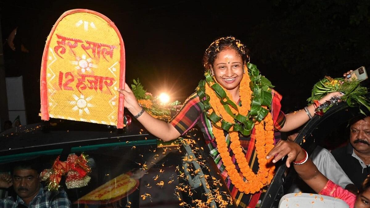 <div class="paragraphs"><p>JMM leader Kalpana Soren during a road show in&nbsp;East Singhbhum.</p></div>