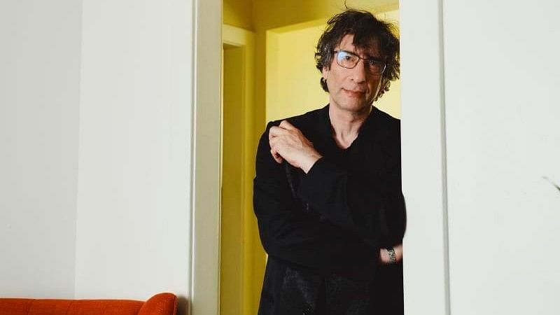 <div class="paragraphs"><p>Neil Gaiman.</p></div>