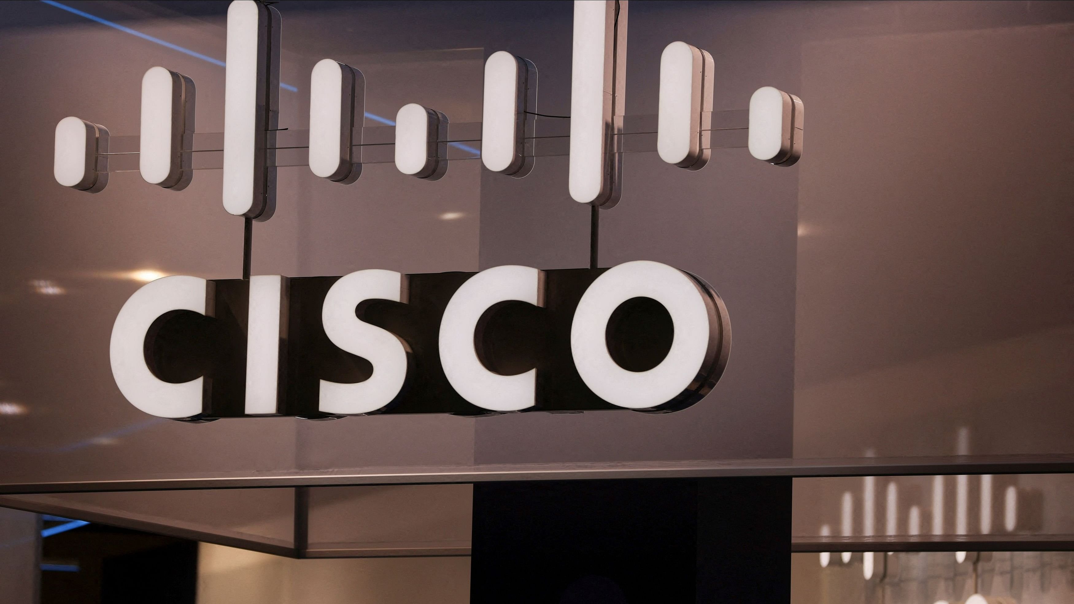 <div class="paragraphs"><p>The Cisco logo.</p></div>