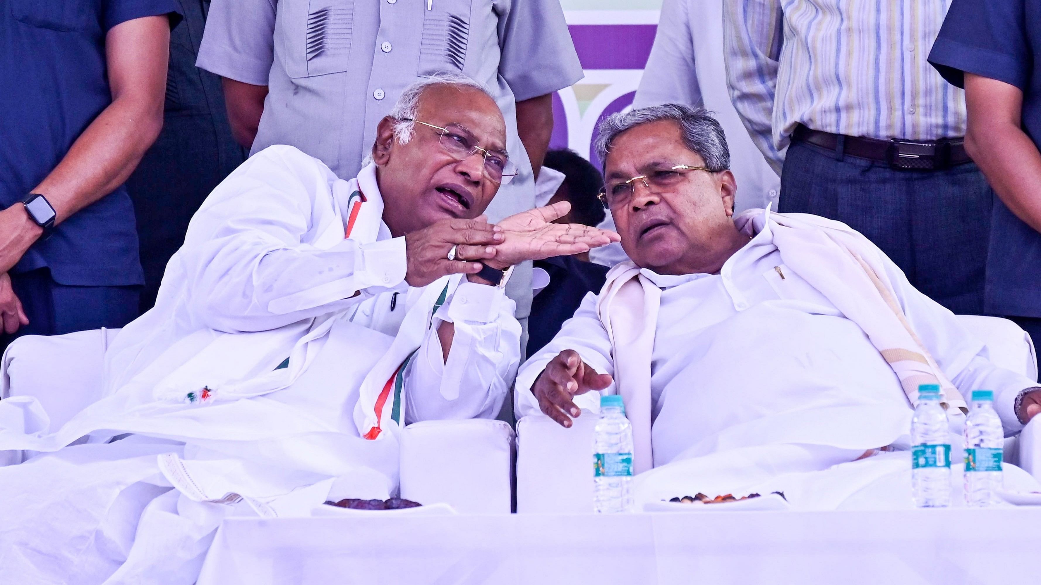 <div class="paragraphs"><p>Mallikarjun Kharge and Chief Minister Siddaramaiah  </p></div>