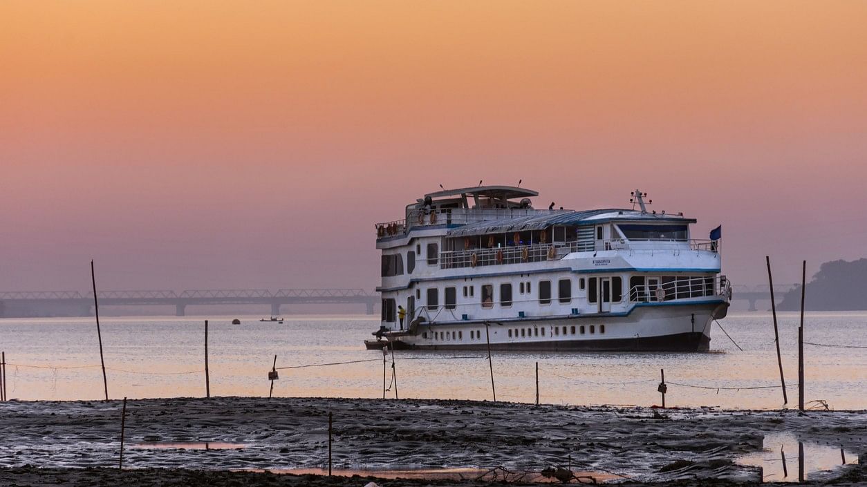 <div class="paragraphs"><p>Lake cruiser on&nbsp;Govind Sagar Lake</p></div>