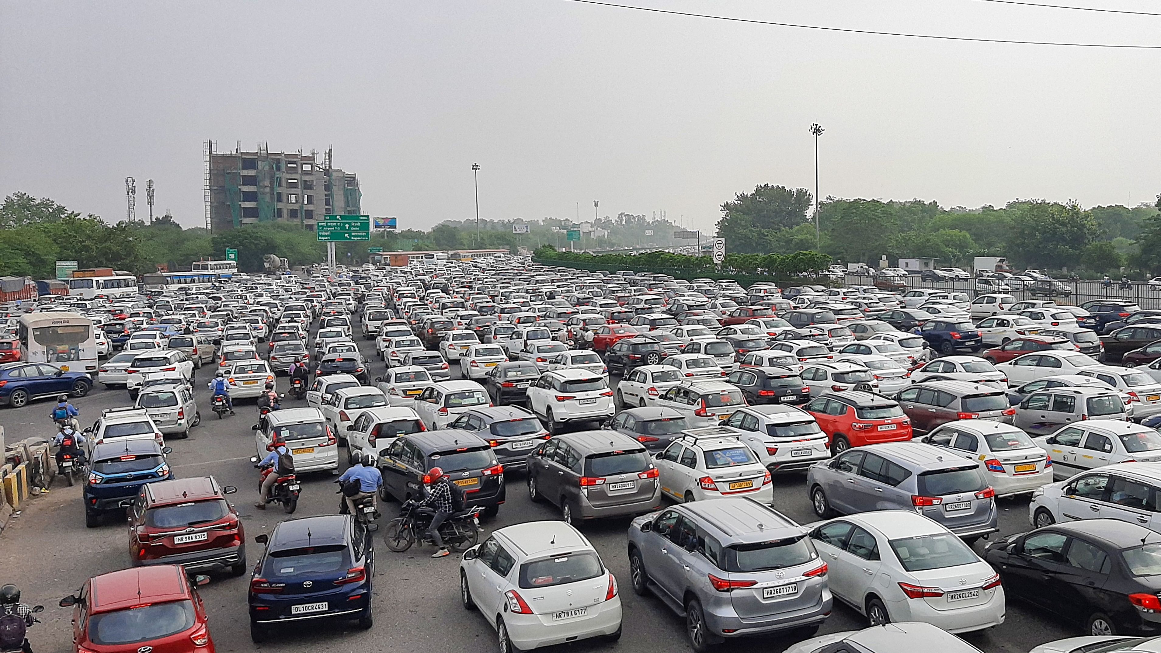 <div class="paragraphs"><p>Traffic jam on Delhi-Gurugram expressway</p></div>