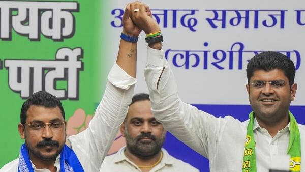 <div class="paragraphs"><p>Jannayak Janata Party (JJP) Chief Dushyant Chautala and Azad Samaj Party (Kanshi Ram) leader Chandra Shekhar Azad at a press conference after forming an alliance for the Haryana Assembly elections</p></div>