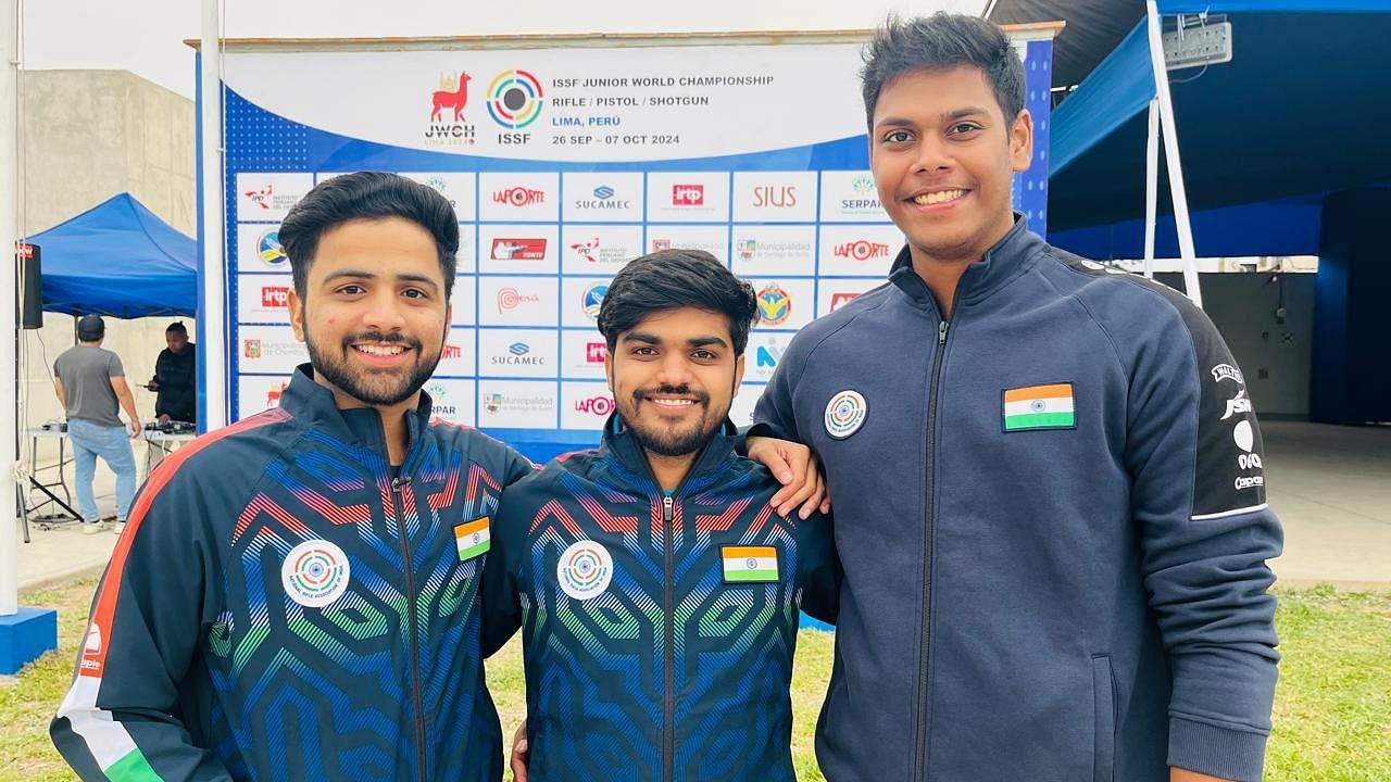 <div class="paragraphs"><p>The junior men's trio of Umesh Choudhary, Pradhyumn Singh and Mukesh Nelavalli topped the men's team competition in 10m air pistol with a tally of 1726 points.</p></div>