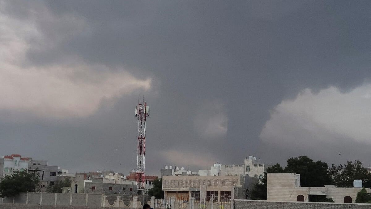 <div class="paragraphs"><p>Smoke rises from the site of Israeli air strikes in the Red Sea port city of Hodeidah, Yemen.</p></div>