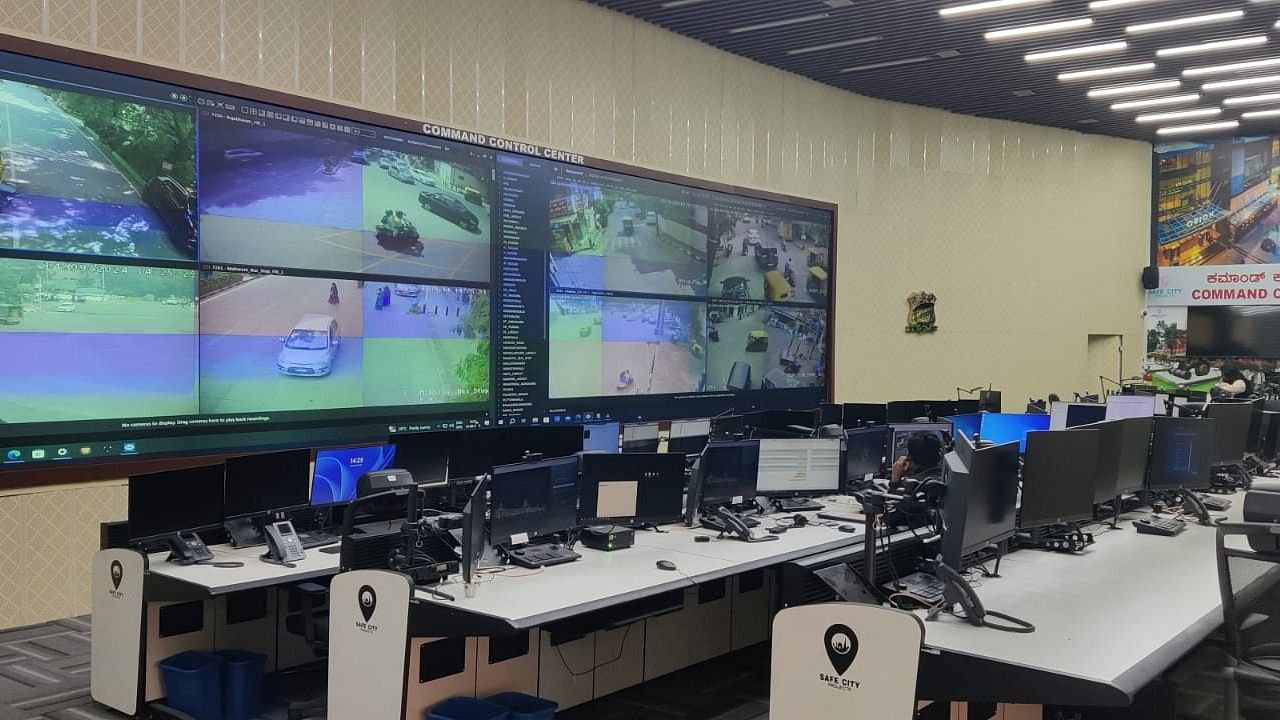 <div class="paragraphs"><p>The police command centre in Bengaluru.</p></div>