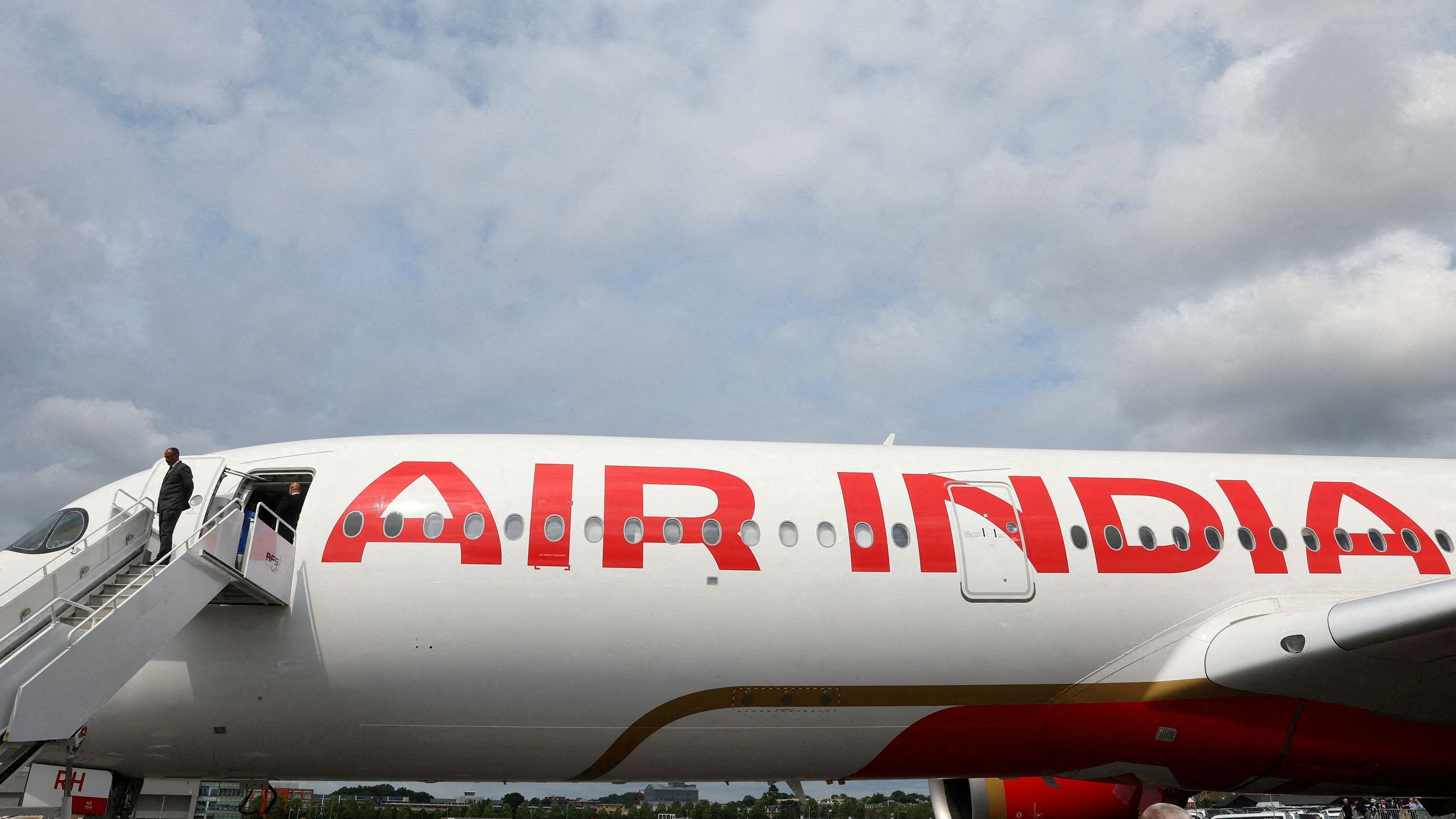 <div class="paragraphs"><p>The new Air India logo.</p></div>