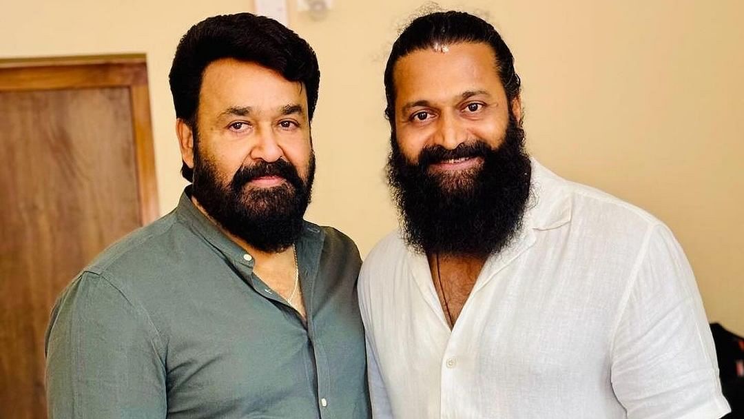 <div class="paragraphs"><p>Mohanlal and Rishab Shetty.</p></div>