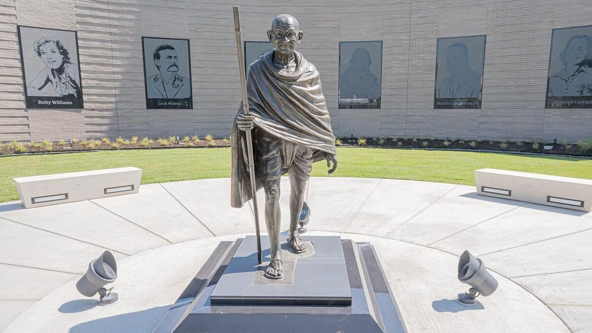 <div class="paragraphs"><p>A statue of Mahatma Gandhi.</p></div>