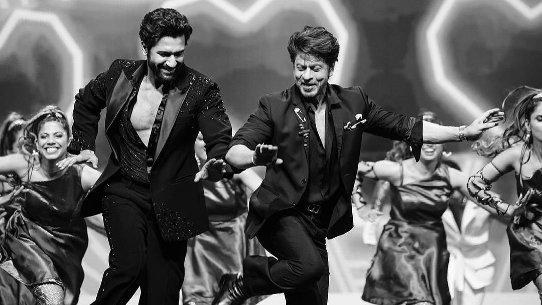 <div class="paragraphs"><p>Vicky Kaushal and Shah Rukh Khan perform at IIFA 2024.</p></div>