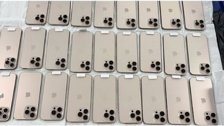 <div class="paragraphs"><p>Image of the phones seized</p></div>