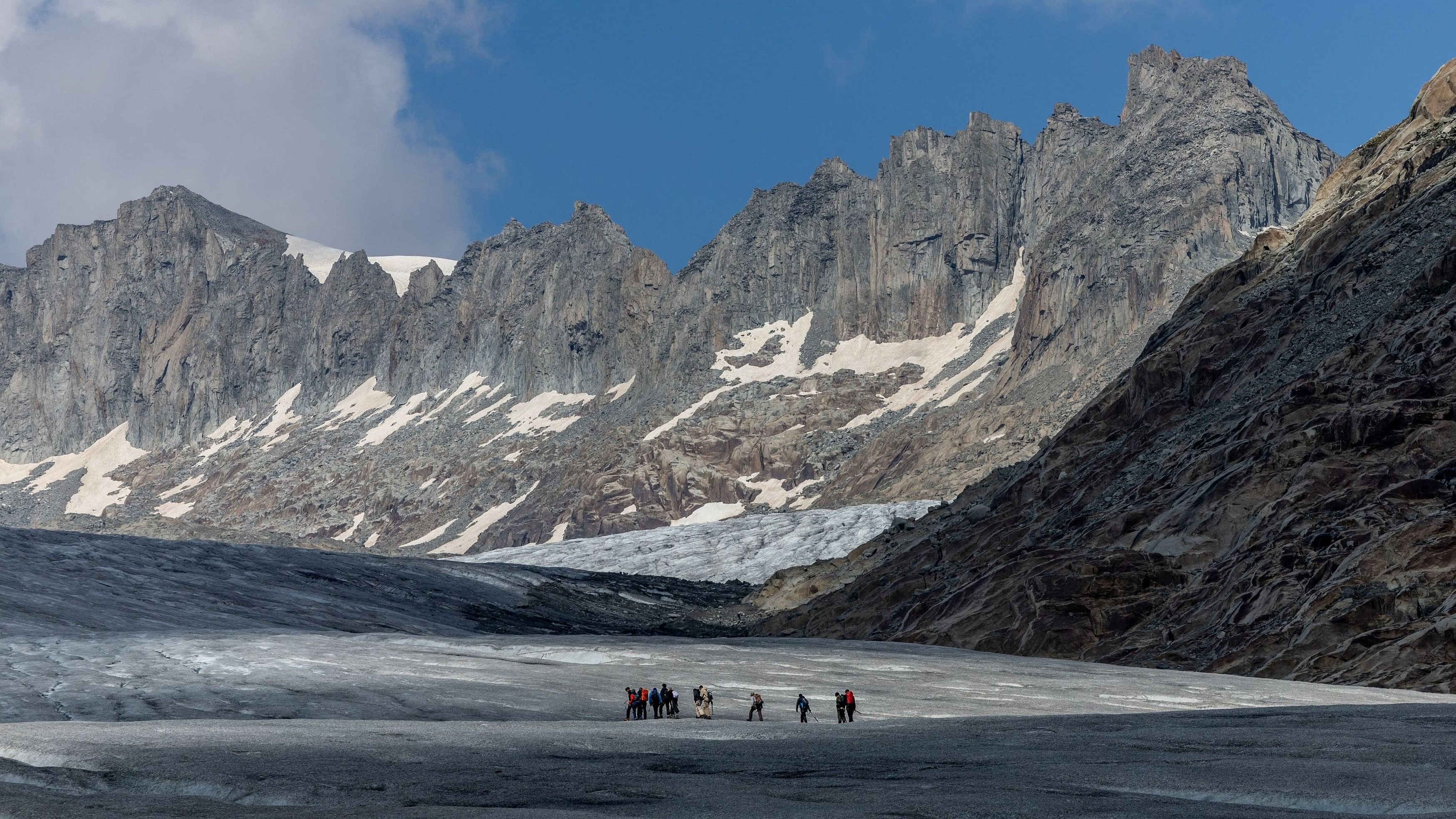 <div class="paragraphs"><p>Swiss glaciers lost 2.5% of their volume this year which was above the average of the past decade.</p></div>