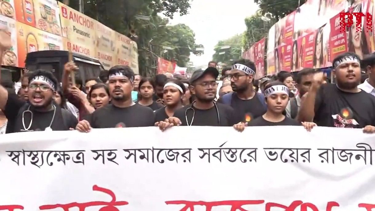 <div class="paragraphs"><p>Doctors and citizens join hands to take out protest march from College Square to Esplanade in Kolkata over the RG Kar Hospital rape-murder case.</p></div>