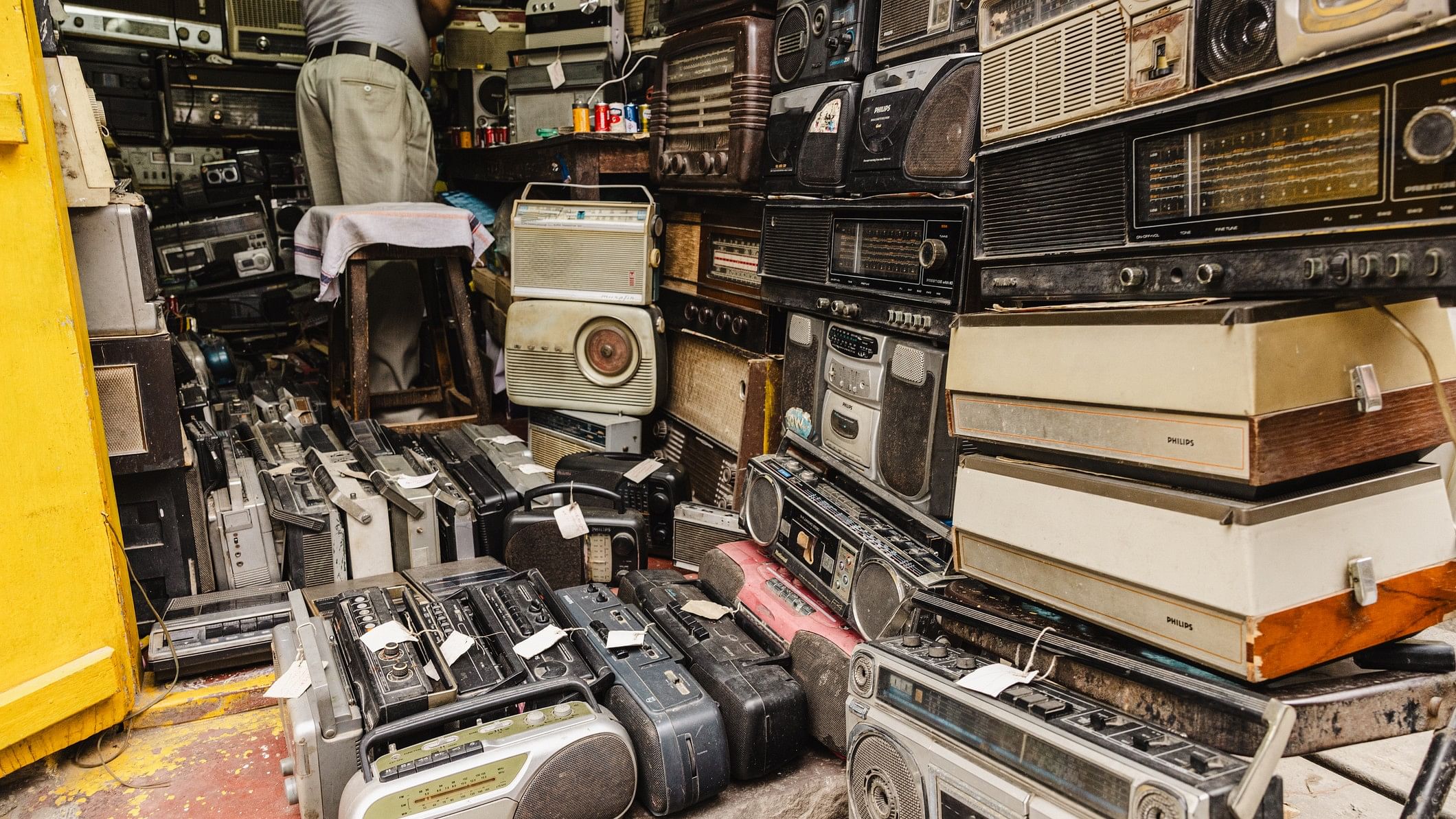 <div class="paragraphs"><p>Image showing collection of old radios. For representational purposes.</p></div>