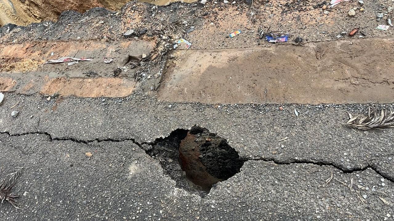 <div class="paragraphs"><p>Part of the road that caved in</p></div>