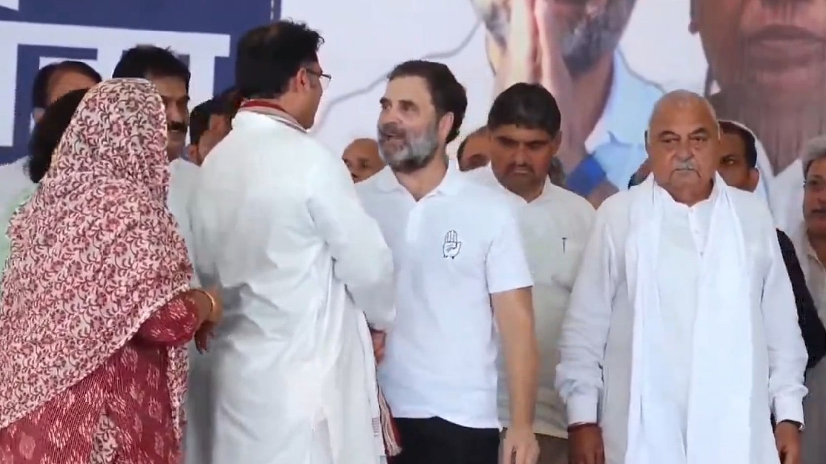 <div class="paragraphs"><p>Former MP Ashok Tanwar joined the Congress at a rally of Rahul Gandhi in Haryana.&nbsp;</p></div>