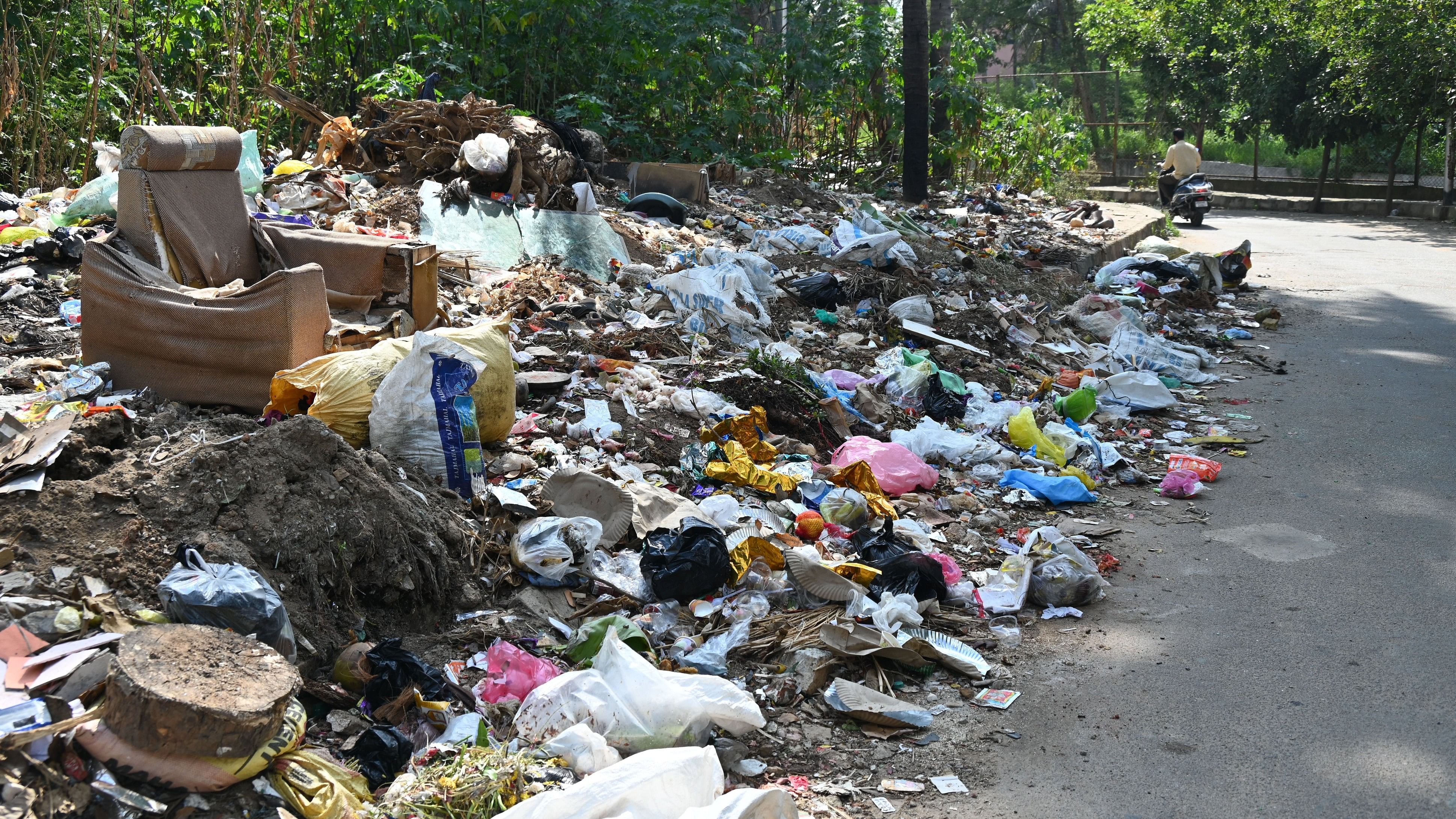 <div class="paragraphs"><p>Uncleared garbage at RMV 2nd Stage in Bengaluru.</p></div>