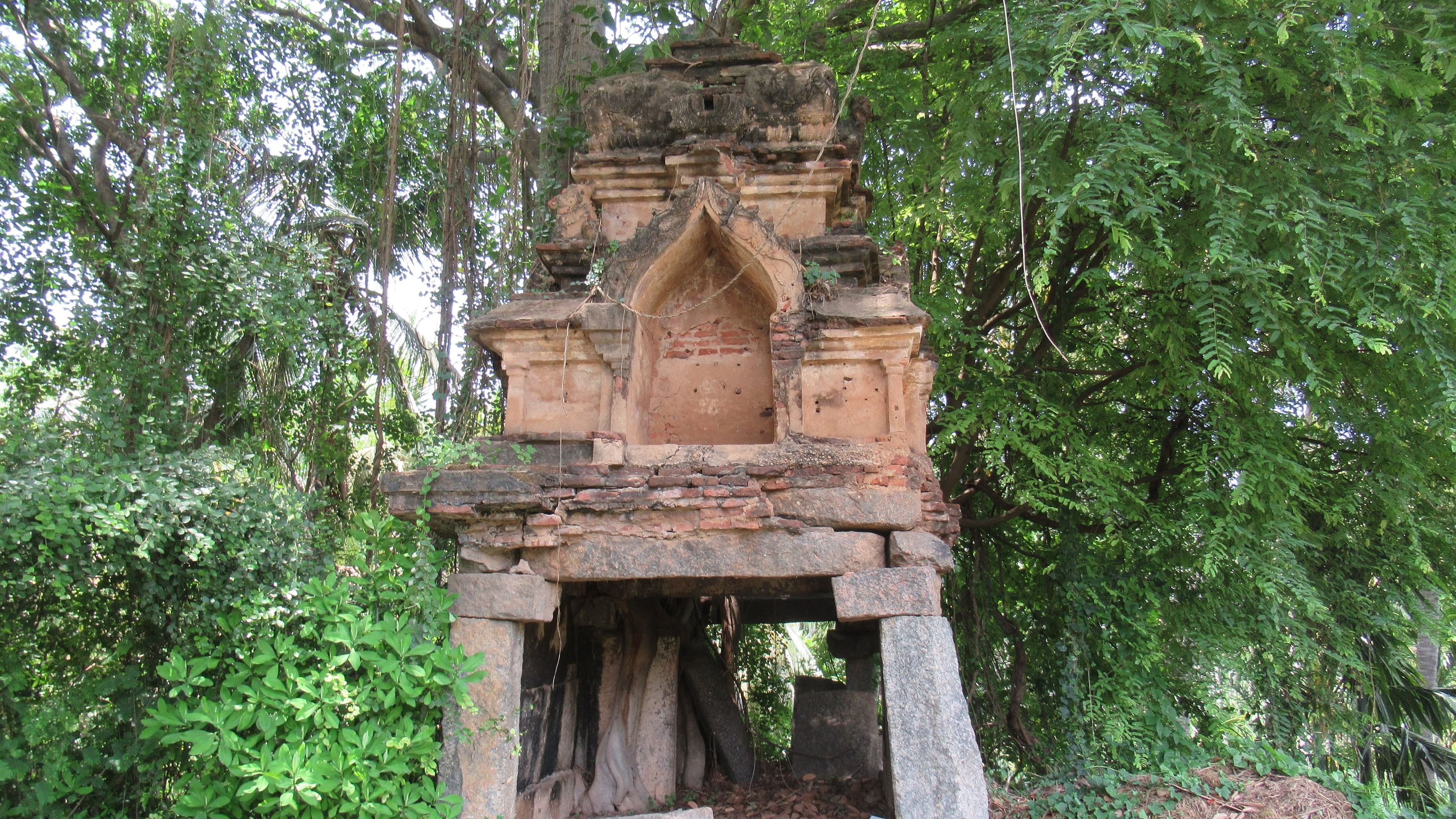 <div class="paragraphs"><p>The towering twin rocks of Kutagal; (top) the Somadeva temple. </p></div>