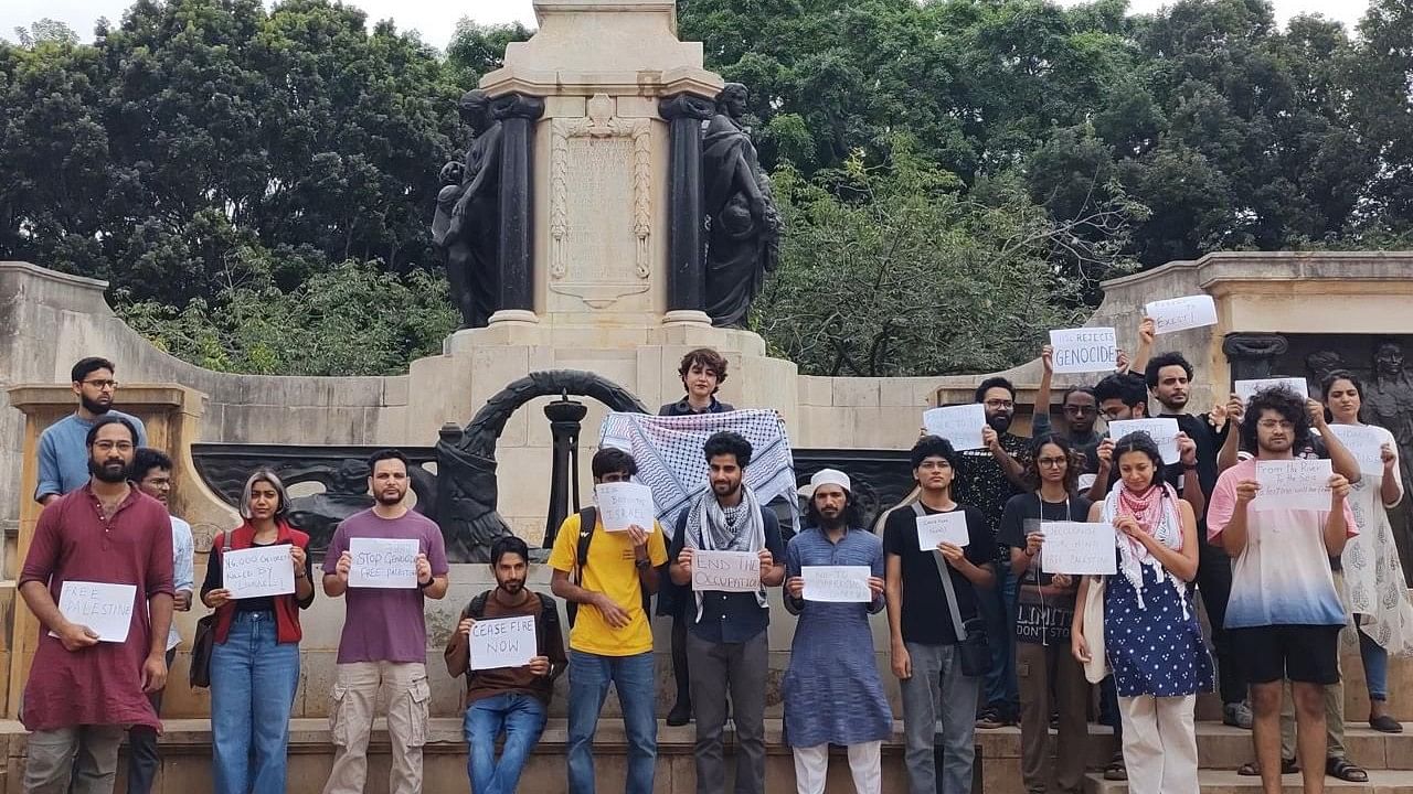 <div class="paragraphs"><p>Students protest against the India-Israel Business Meet in the IISc campus on Monday.</p></div>