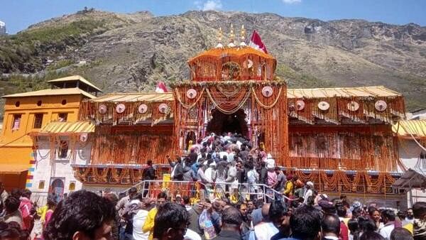 <div class="paragraphs"><p>Devotees at Badrinath Temple during the 'Char Dham Yatra', in Chamoli district.</p></div>